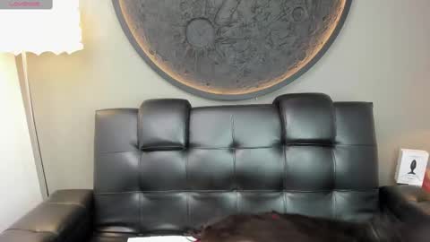 Snapshot of miss_vaiolette chatting on February 24, 2025, 11:10 am Vaiolette online show from February 24, 2025, 11:10 am