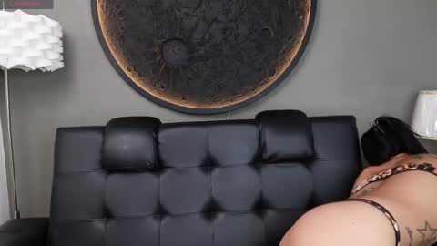 Snapshot of miss_vaiolette chatting on April 21, 2026, 11:05 am Vaiolette online show from April 21, 2026, 11:05 am