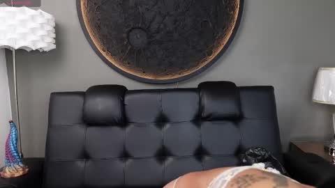 Snapshot of miss_vaiolette chatting on April 23, 2026, 11:09 am Vaiolette online show from April 23, 2026, 11:09 am