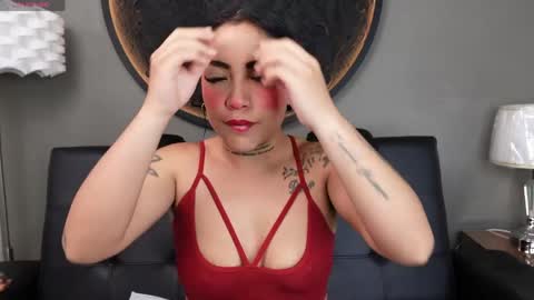Snapshot of miss_vaiolette chatting on April 25, 2026, 1:41 pm Vaiolette online show from April 25, 2026, 1:41 pm