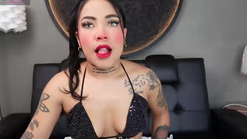 Snapshot of miss_vaiolette chatting on May 15, 2026, 11:06 am Vaiolette online show from May 15, 2026, 11:06 am