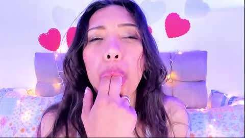 Snapshot of miss_veronica2 chatting on February 13, 2025, 5:33 pm Miss Veronica online show from February 13, 2025, 5:33 pm