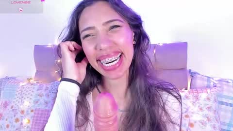 Snapshot of miss_veronica2 chatting on February 17, 2025, 3:42 pm Miss Veronica online show from February 17, 2025, 3:42 pm