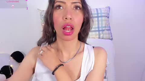 Snapshot of miss_veronica2 chatting on February 25, 2025, 12:13 pm Miss Veronica online show from February 25, 2025, 12:13 pm