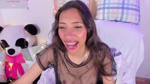 Snapshot of miss_veronica2 chatting on February 27, 2025, 12:23 pm Miss Veronica online show from February 27, 2025, 12:23 pm