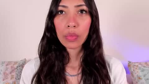 Snapshot of miss_veronica2 chatting on September 15, 2025, 1:33 pm Miss Veronica online show from September 15, 2025, 1:33 pm