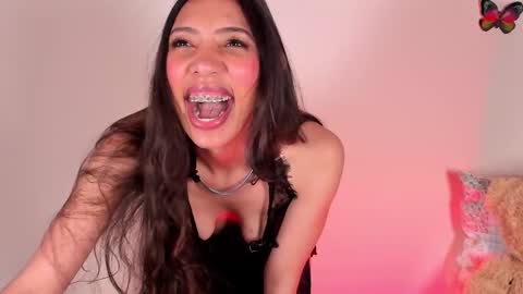 Snapshot of miss_veronica2 chatting on September 25, 2025, 1:04 pm Miss Veronica online show from September 25, 2025, 1:04 pm