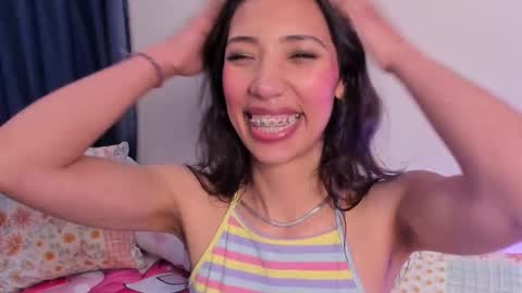 Snapshot of miss_veronica2 chatting on November 12, 2025, 2:06 pm Miss Veronica online show from November 12, 2025, 2:06 pm