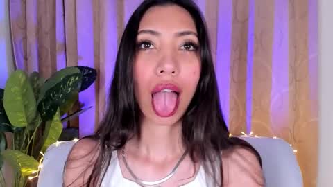 Snapshot of miss_veronica2 chatting on January 14, 2026, 12:55 pm Miss Veronica online show from January 14, 2026, 12:55 pm