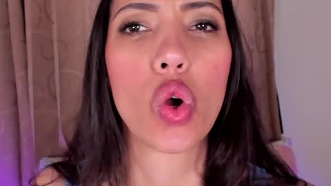 Snapshot of miss_veronica2 chatting on February 5, 2026, 2:00 pm Miss Veronica online show from February 5, 2026, 2:00 pm