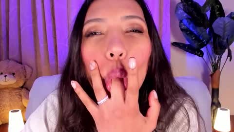 Snapshot of miss_veronica2 chatting on February 18, 2026, 1:29 pm Miss Veronica online show from February 18, 2026, 1:29 pm