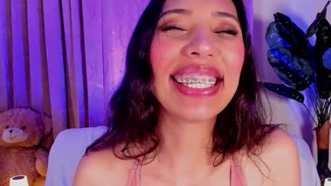 Snapshot of miss_veronica2 chatting on February 27, 2026, 1:44 pm Miss Veronica online show from February 27, 2026, 1:44 pm