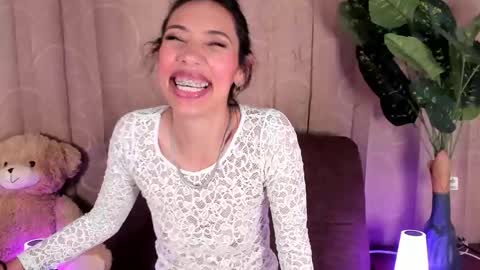 Snapshot of miss_veronica2 chatting on March 19, 2026, 1:15 pm Miss Veronica online show from March 19, 2026, 1:15 pm