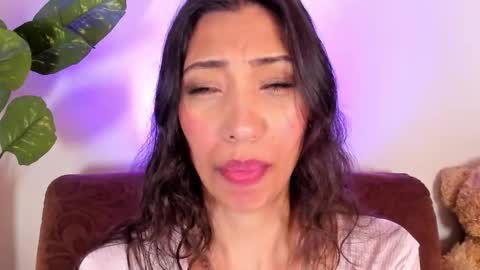 Snapshot of miss_veronica2 chatting on March 31, 2026, 2:06 pm Miss Veronica online show from March 31, 2026, 2:06 pm