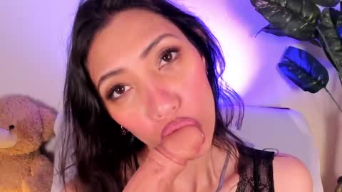 Snapshot of miss_veronica2 chatting on May 5, 2026, 1:19 pm Miss Veronica online show from May 5, 2026, 1:19 pm