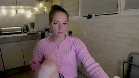 miss_you20 online show from October 28, 2025, 9:17 pm