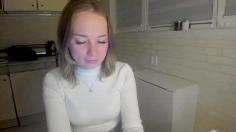 miss_you20 online show from November 14, 2025, 9:02 pm