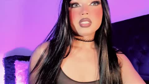 miss_zz online show from November 4, 2025, 6:18 pm