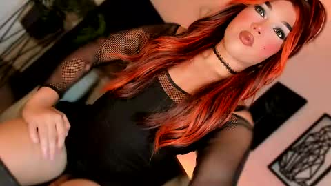 miss_zz online show from June 8, 2026, 3:56 pm