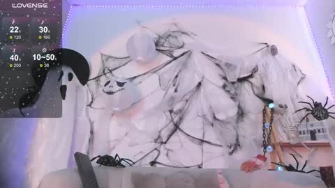 Snapshot of missaisha1 chatting on October 22, 2025, 4:51 pm Aisha birtthday show 15 noviembre online show from October 22, 2025, 4:51 pm