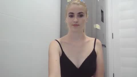 Snapshot of missannee chatting on October 4, 2025, 6:17 pm Anne online show from October 4, 2025, 6:17 pm