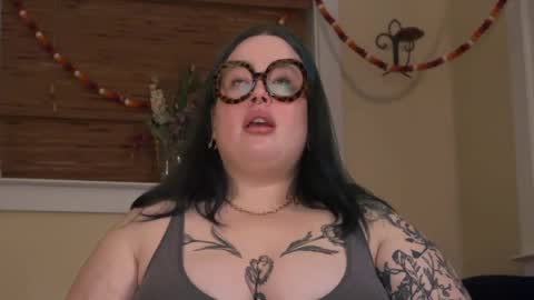 Miss Bika online show from March 6, 2025, 9:36 am