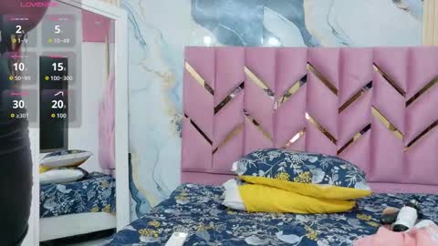 Miss Evelyn  online show from March 8, 2026, 12:20 pm