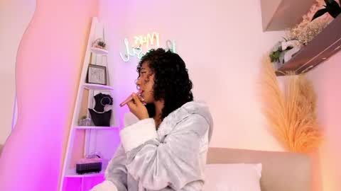 Sara Vanegas online show from July 27, 2026, 1:18 pm