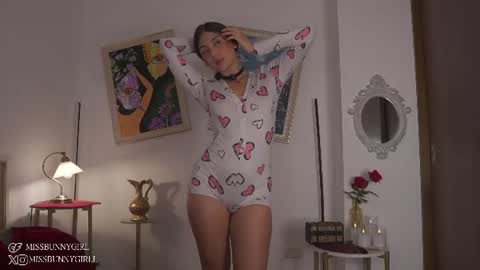 missbunnygirl online show from July 18, 2026, 2:10 pm