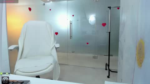 Miss Domina online show from February 6, 2026, 4:06 am