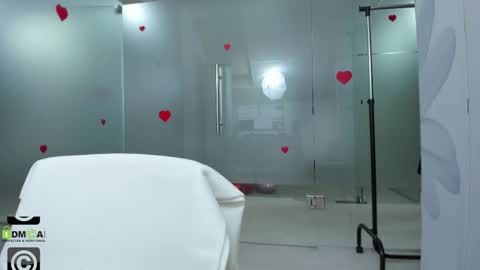 Miss Domina online show from May 14, 2026, 2:51 am