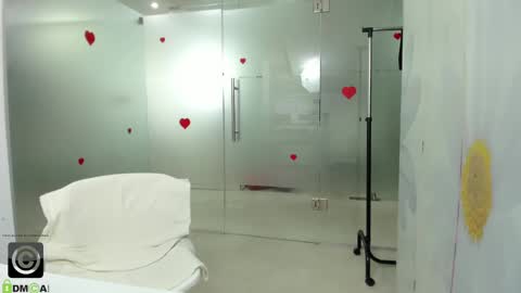 Miss Domina online show from May 19, 2026, 2:51 am