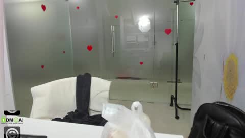 Miss Domina online show from May 27, 2026, 2:52 am