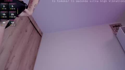 Snapshot of missdomino_ chatting on November 28, 2025, 1:36 pm valentina online show from November 28, 2025, 1:36 pm