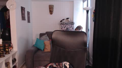 Emilie Diaz online show from February 5, 2026, 2:22 pm