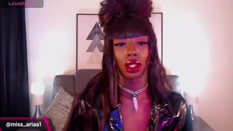 Emilie Diaz online show from June 17, 2026, 3:02 pm