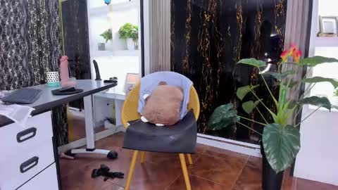 Escarlet online show from February 21, 2025, 5:46 am