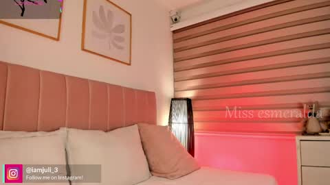 Snapshot of missesmeralda chatting on May 12, 2026, 11:13 pm Julieta Arboleda but i like call me esme online show from May 12, 2026, 11:13 pm
