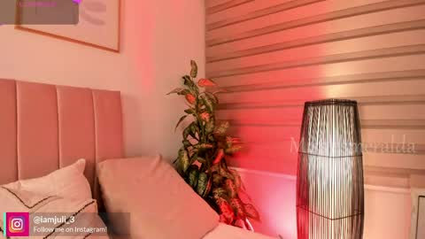 Snapshot of missesmeralda chatting on May 29, 2026, 11:03 pm Julieta Arboleda but i like call me esme online show from May 29, 2026, 11:03 pm