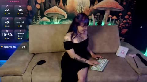 Snapshot of missfungi chatting on September 18, 2025, 1:40 am Luna online show from September 18, 2025, 1:40 am