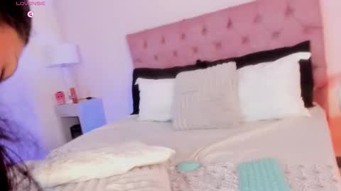 Melany Hiller online show from March 11, 2026, 3:23 am