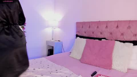Melany Hiller online show from May 10, 2026, 2:39 am