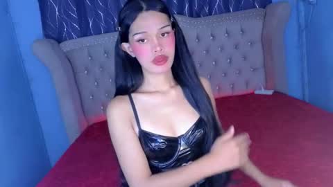 im your queen steffie online show from December 15, 2025, 5:55 am