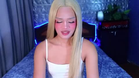 im your queen steffie online show from June 8, 2026, 12:05 pm
