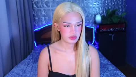 im your queen steffie online show from June 11, 2026, 2:37 pm