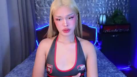 im your queen steffie online show from June 19, 2026, 2:32 pm