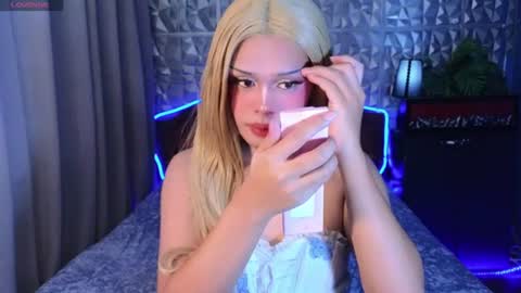 im your queen steffie online show from June 21, 2026, 12:52 pm