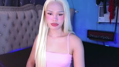 im your queen steffie online show from July 14, 2026, 12:00 pm