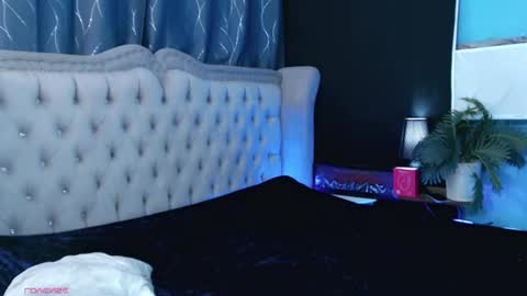 im your queen steffie online show from July 18, 2026, 1:04 pm