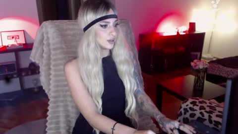 Snapshot of missjenny7 chatting on July 24, 2026, 8:51 pm MissJenny7 online show from July 24, 2026, 8:51 pm